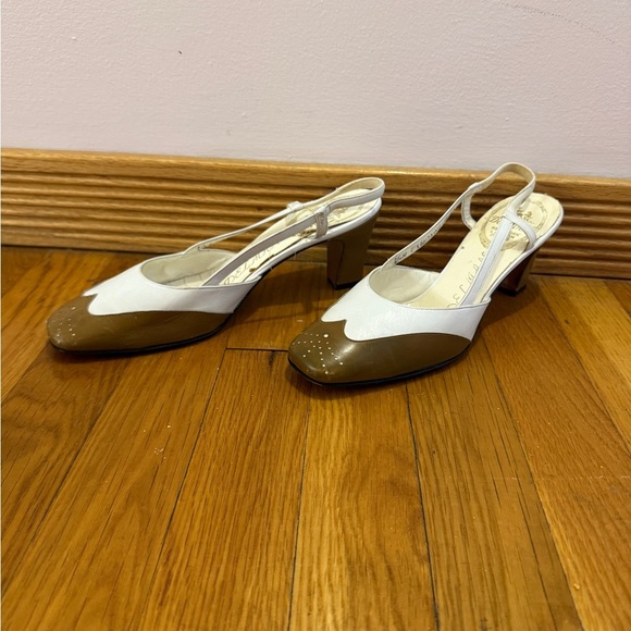 DELMAN CAPTOE TWO TONED SPECTATOR SLINGBACK PUMP 6.5 AA NARROW-WHITE/TAUPE VTG - Picture 6 of 13